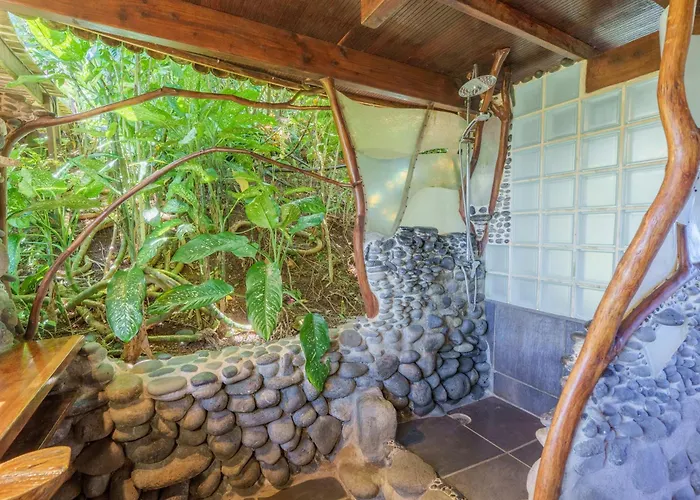 Vanira Lodge Teahupoo
