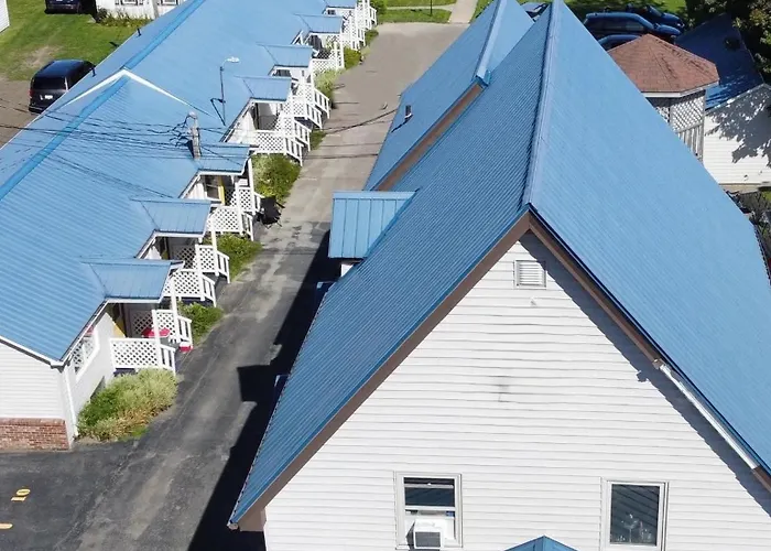 Seawinds Motel & Cottages
