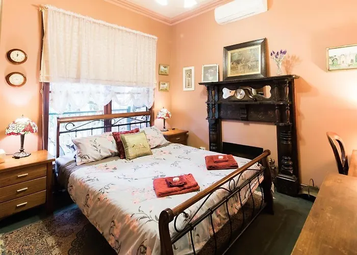 Rustic Refuge Guesthouse