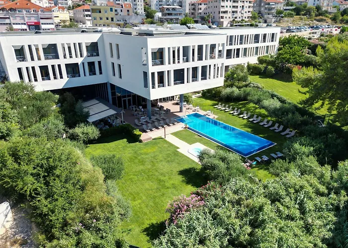 Hotel Salona Palace
