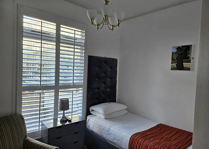 Hotel 63