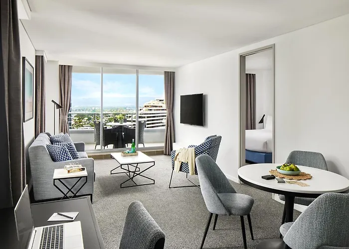 Meriton Suites Broadbeach