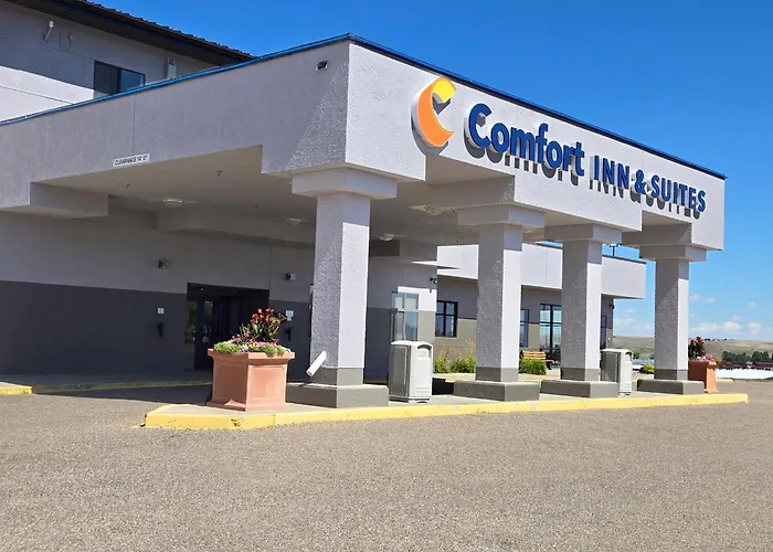 Comfort Inn & Suites Gateway To Glacier National Park Shelby