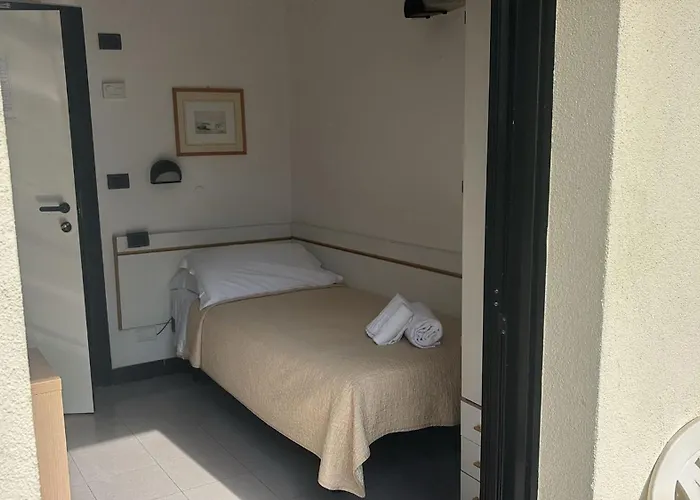 Hotel Garisenda B&B - In Centro A Riccione -