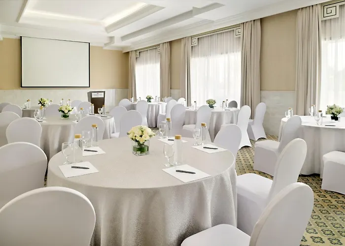 Hotel Crowne Plaza Muscat By Ihg
