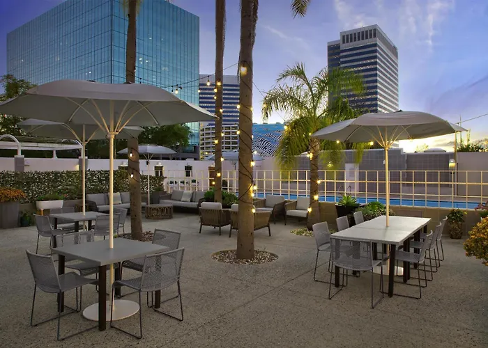 Doubletree By Hilton Lax -