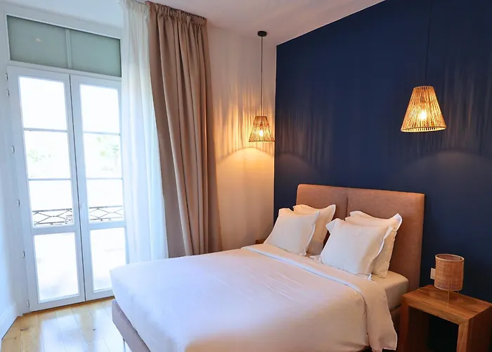 Hotel De La Mer