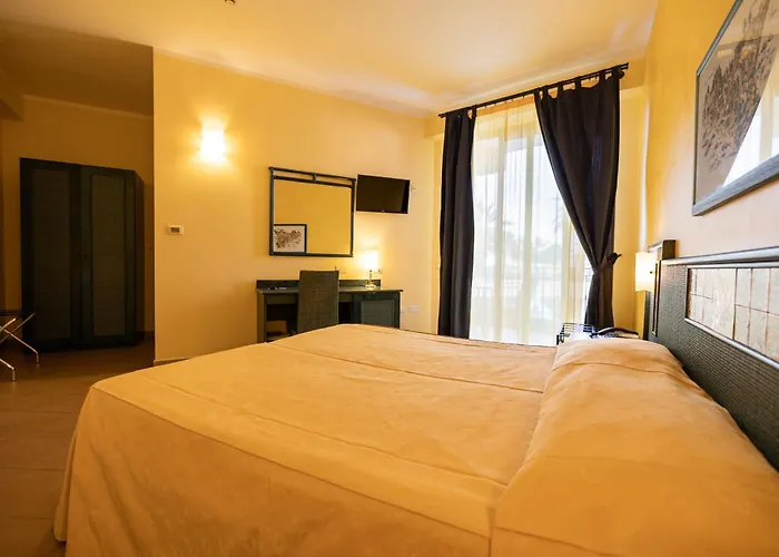 Dolcestate Hotel -Club Campofelice Di Roccella