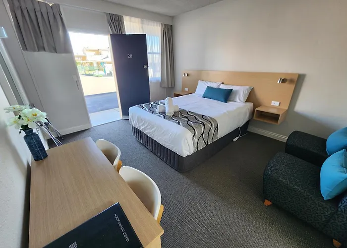 Country Gardens Motel