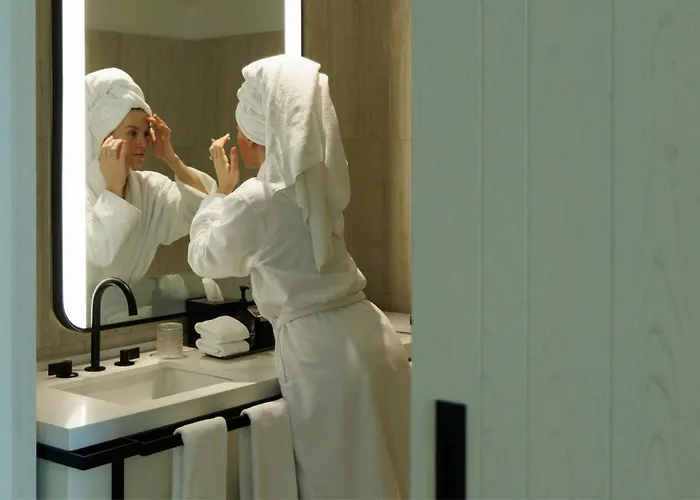 The Pearle Hotel & Spa, Autograph Collection Burlington