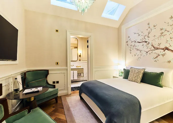 2 Chesham Hotel