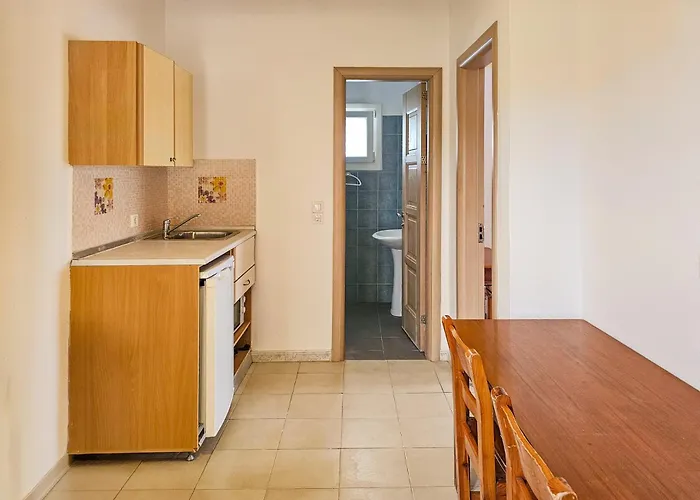 Agnes Beach Hotel Apartments