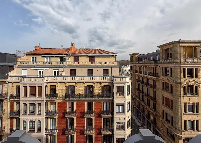 Palacio Bellas Artes San Sebastian, Curio Collection Hilton