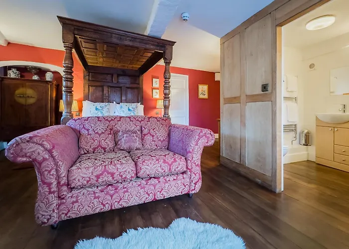 The Kings Arms Hotel Abergavenny
