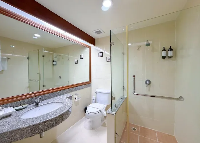 Pinnacle Lumpini Park Hotel