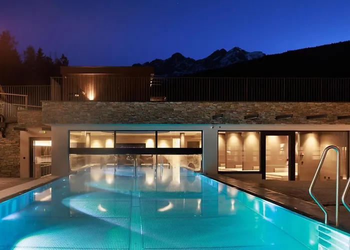 Aparthotel Familiaris - Family Apartments - Pools & Spa In Dolomites Valdaora