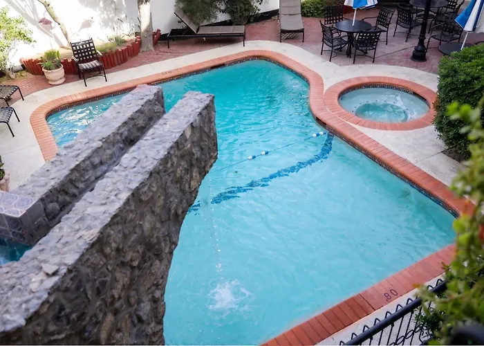 Business Hotel&Suites María Bonita
