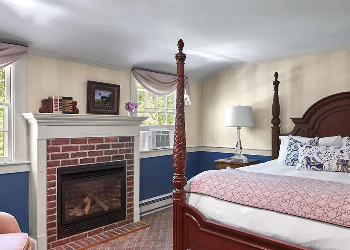 Cape Arundel Inn And