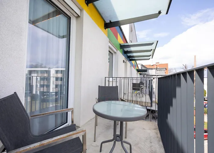 Shome Hotel Graz I Self-Check-In I Free Parking