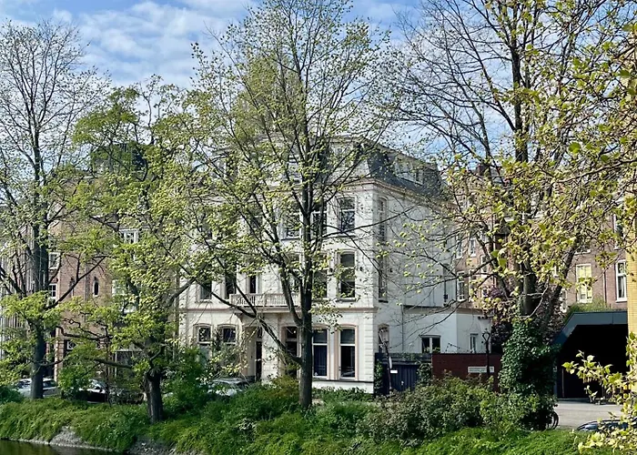 Spinoza Suites