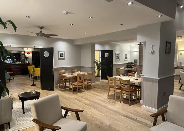 Eype'S Mouth Country Hotel