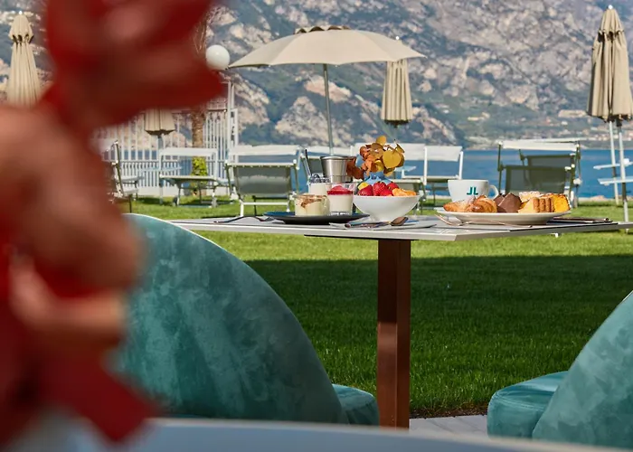 Hotel Castello Lake Front Malcesine