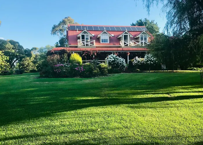 Hawk'S Nest Bed & Breakfast