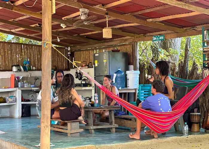 La Aldea Hostel, Camping y Hamacas