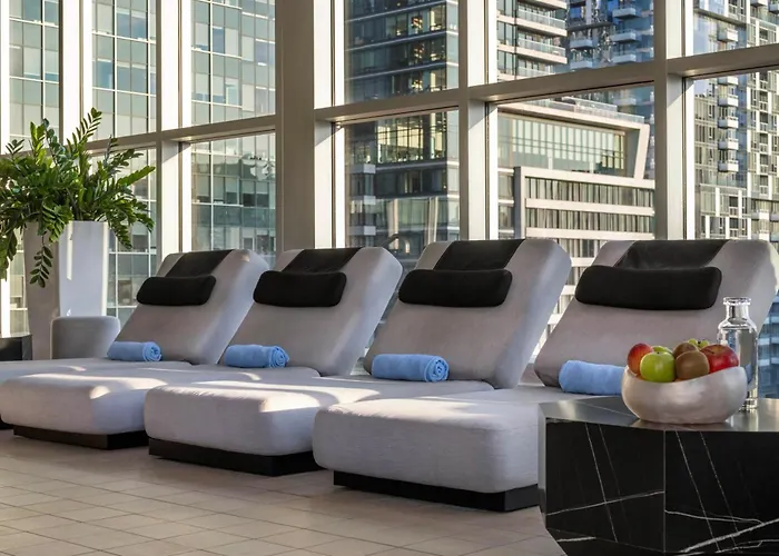 Warwick Le Crystal - Montreal