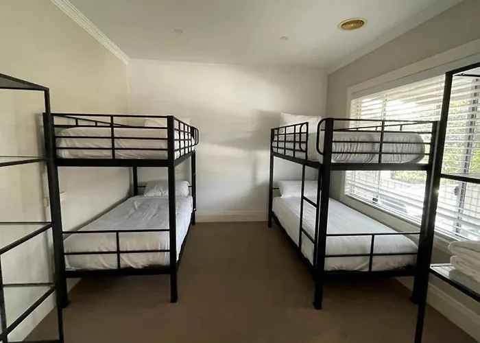 The Charles Hotel Wagga Wagga
