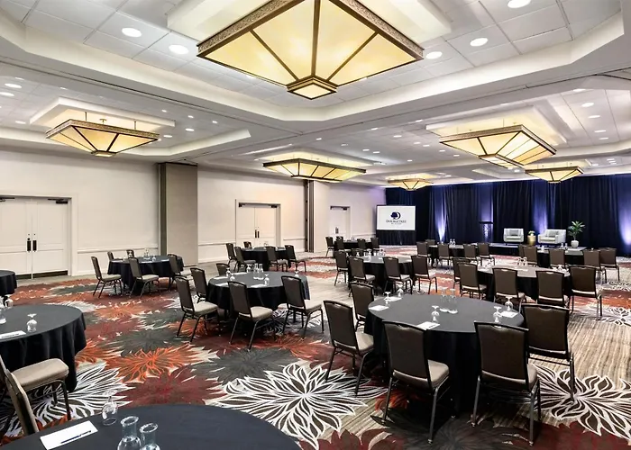 Doubletree By Hilton Pittsburgh-Green Tree