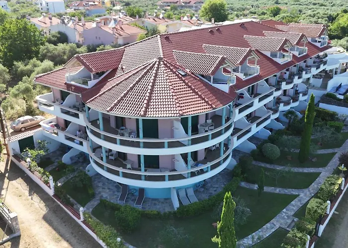 Ocean Beach Hotel