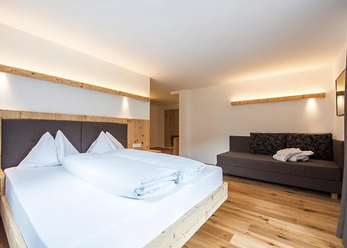 Hotel Fronza - Your Hike & Mountain Home Lutago