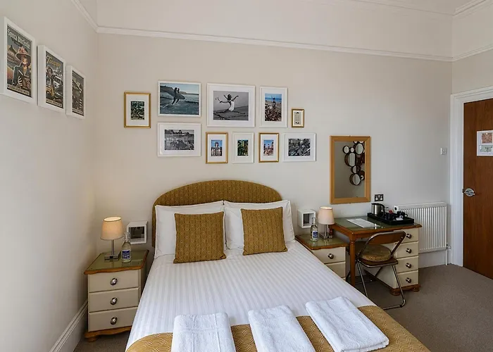 Riviera Lodge Hotel