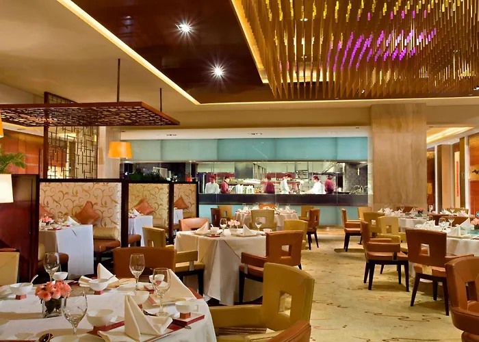 Sheraton Grand Shanghai Pudong Hotel & Residences