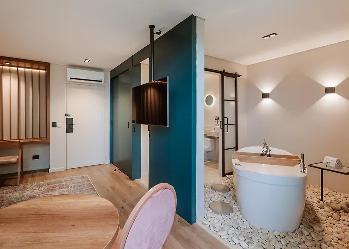 1616 Hotel