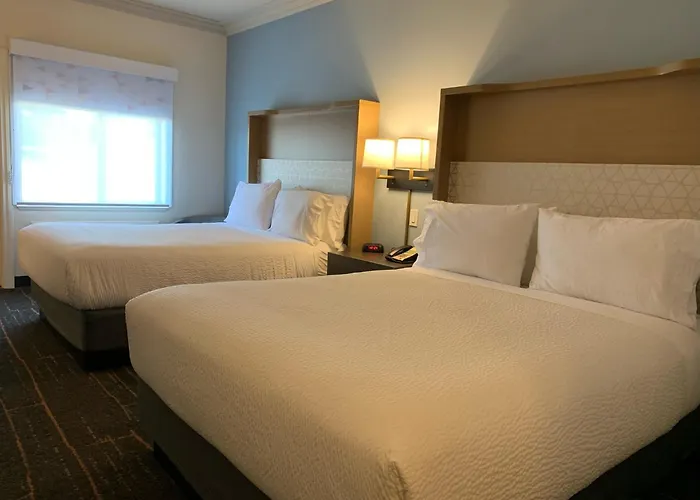 Holiday Inn Victoria - Elk Lake By Ihg