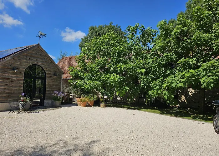 Casa Leone Near Bruges With Jacuzzi & Parking