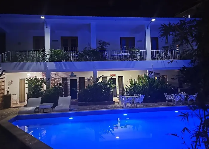 Doña Mayra Aparta Hotel