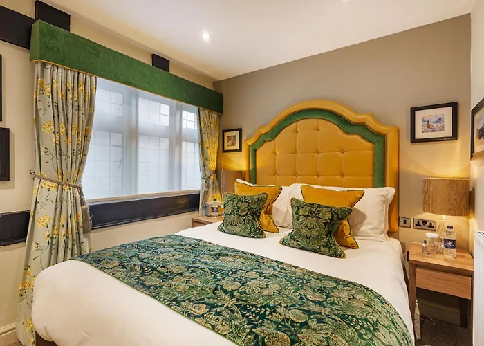 Tudor House , , Gloucestershire - The Coaching Inn Group