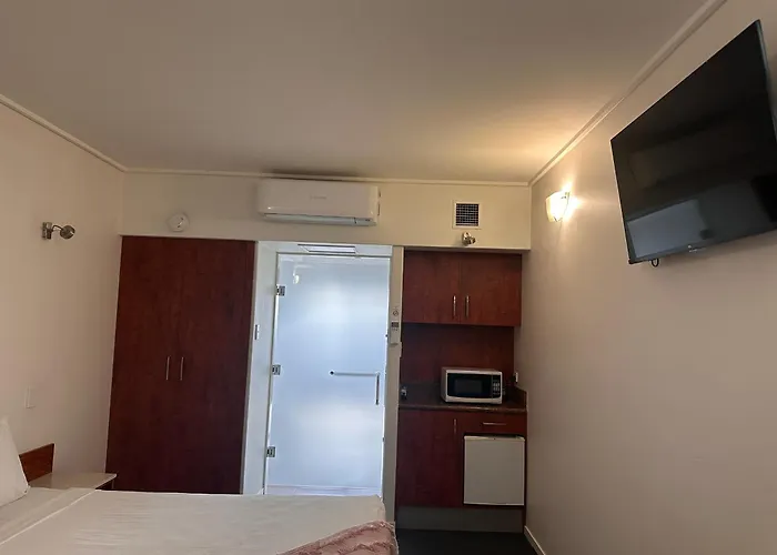 Ayr Traveller'S Motel