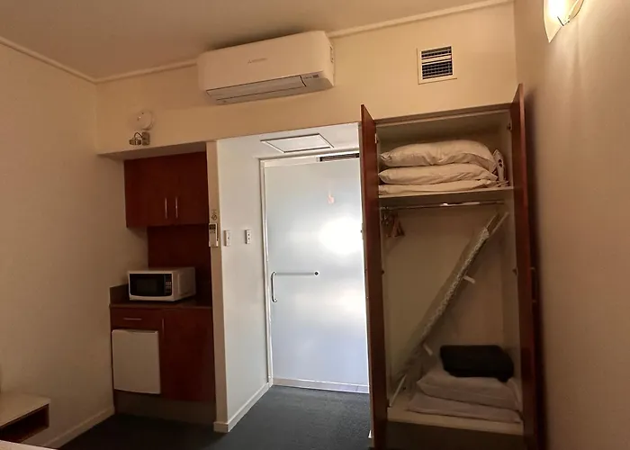 Ayr Traveller'S Motel