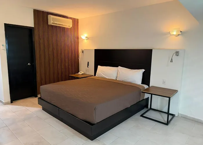 Hotel Suites Del Real
