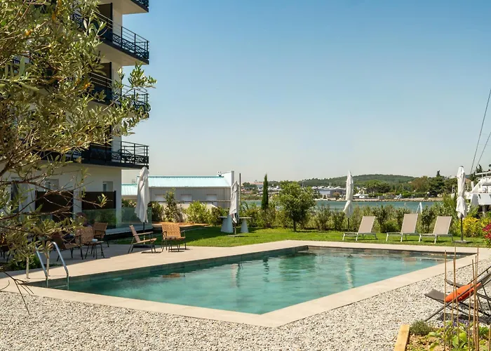 Golden Tulip & Rooftop Martigues Provence