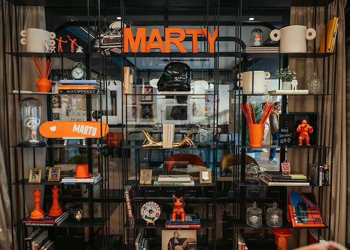 Marty - Tapestry Collection By Hilton