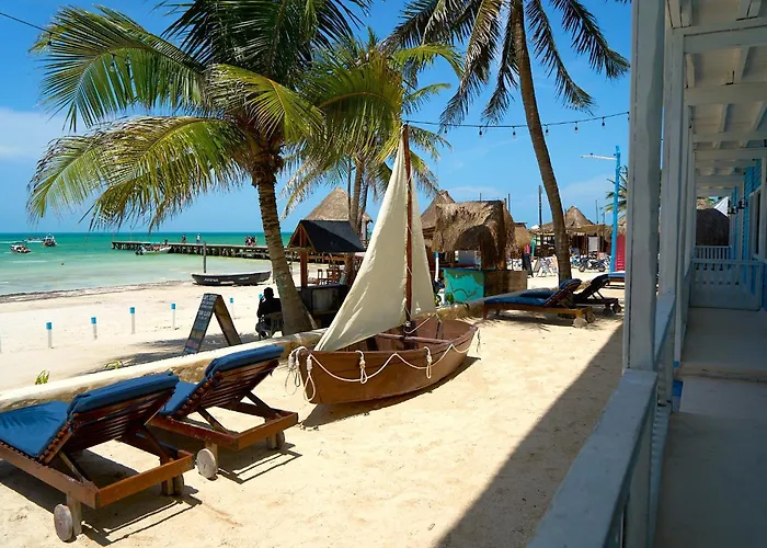 El Faro Beach Front by ÓOL Hotels