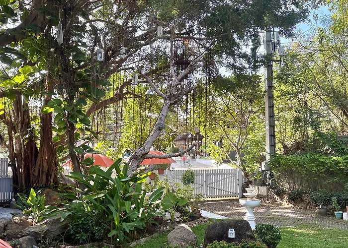 Banyan House Samui Bed And Breakfast (Adults Only)