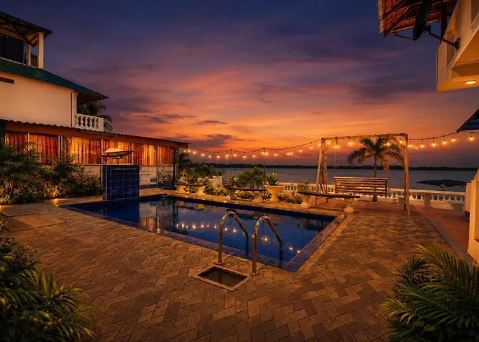 Dinuda Lagoon Hotel