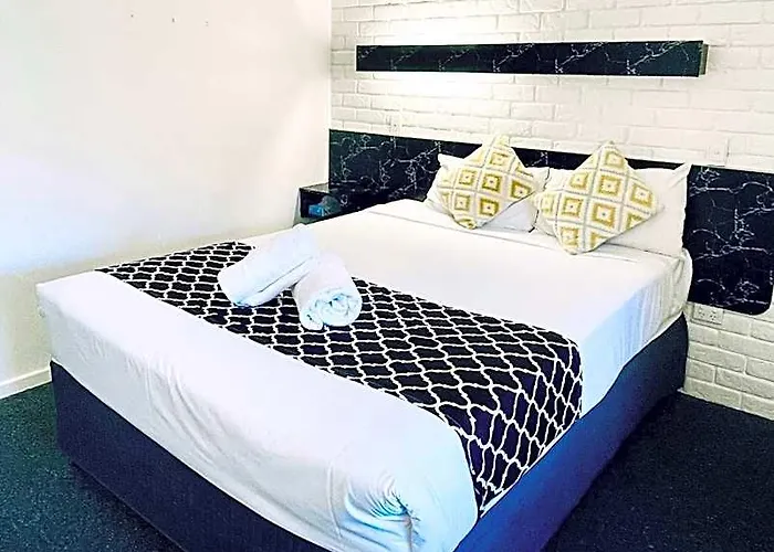 Jacaranda Place Motor Inn
