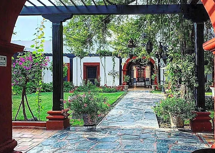 Hotel El Farol